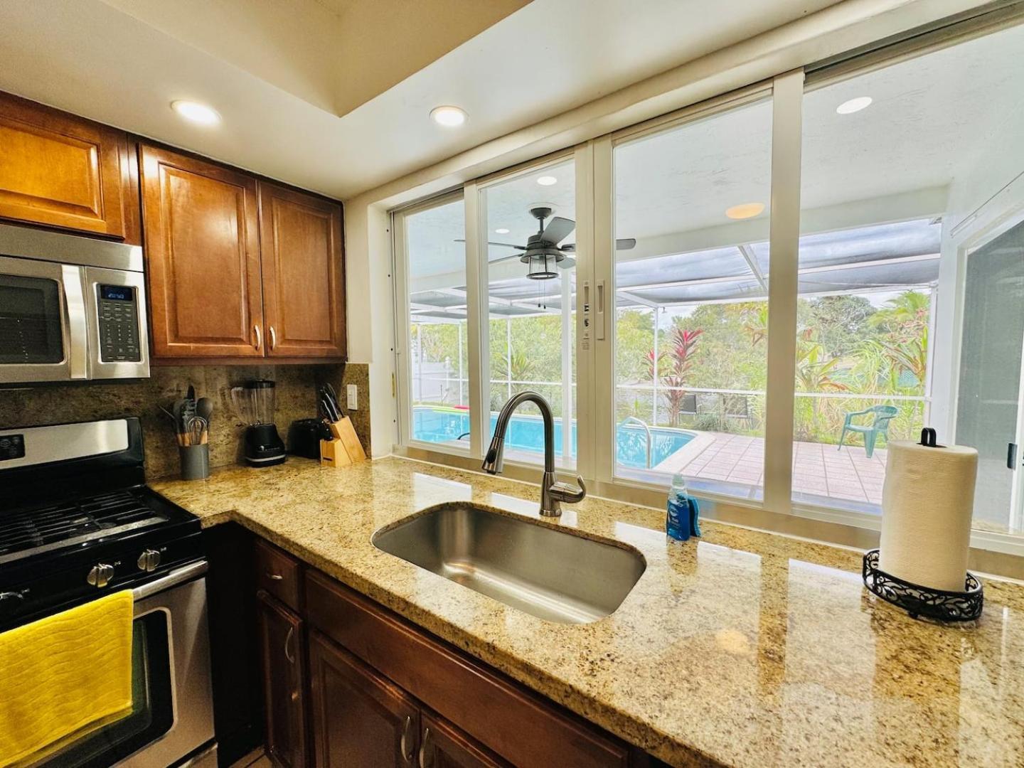 Serenity Spot Wd Pool, Lake, River & Canal View