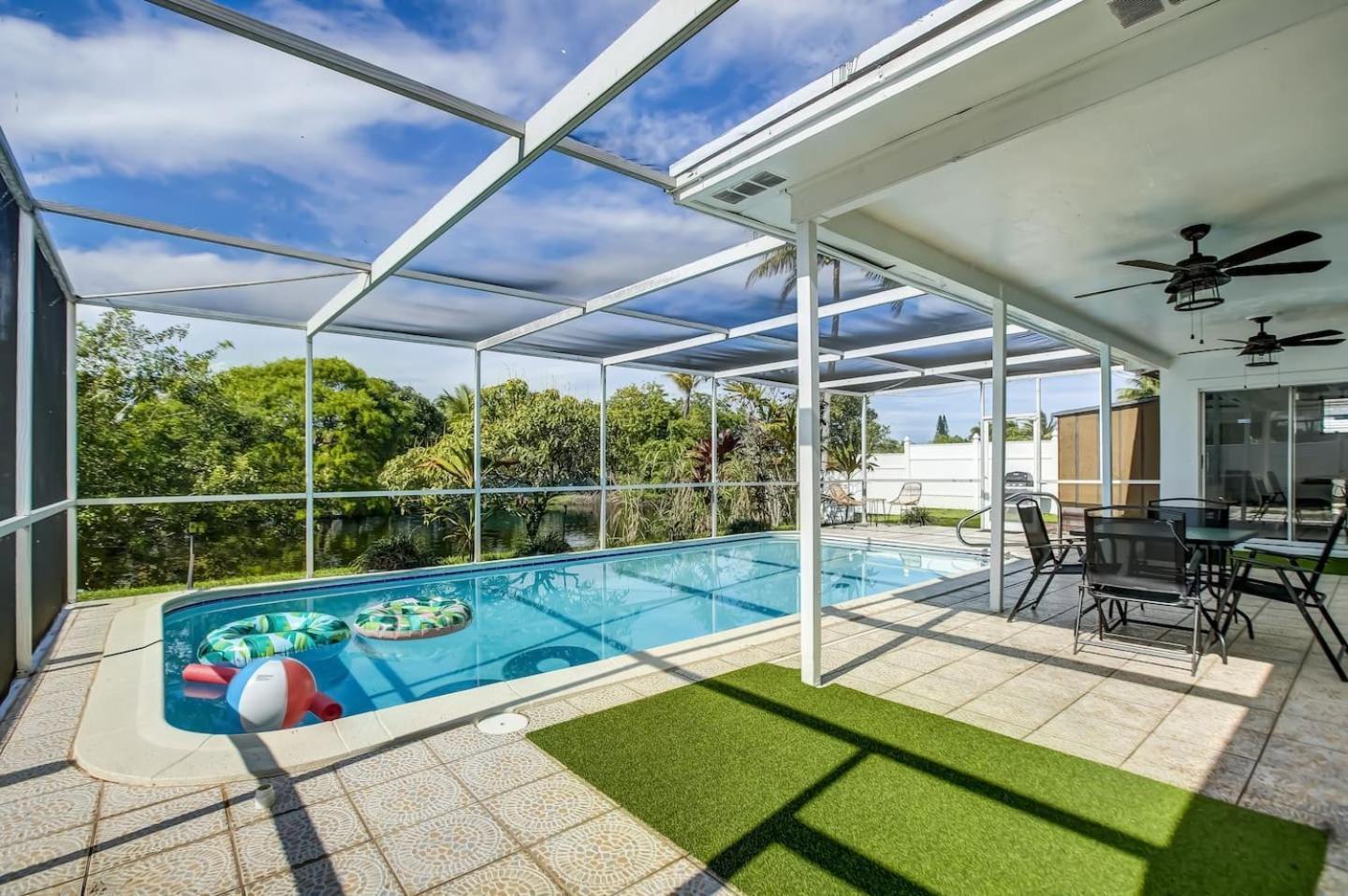 Serenity Spot Wd Pool, Lake, River & Canal View Villa Sunrise